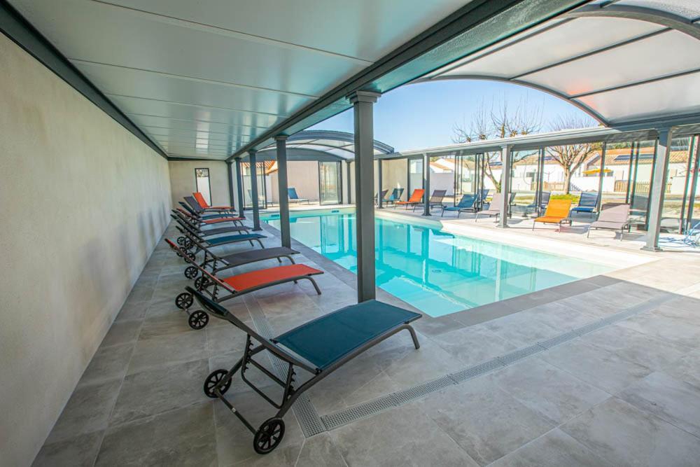 LE MATELOT Maison avec piscine/parking/wifi/plages 5kms Les Mathes Extérieur photo